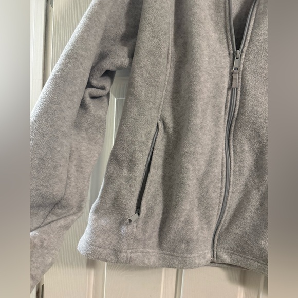 Columbia women’s light grey jacket XL 🤍 - Picture 4 of 4